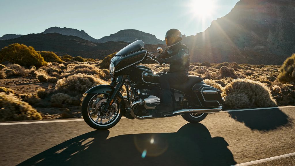 Shop for the BMW R 18 B at any dealer in our Northern California BMW Motorcycle Dealer Group.