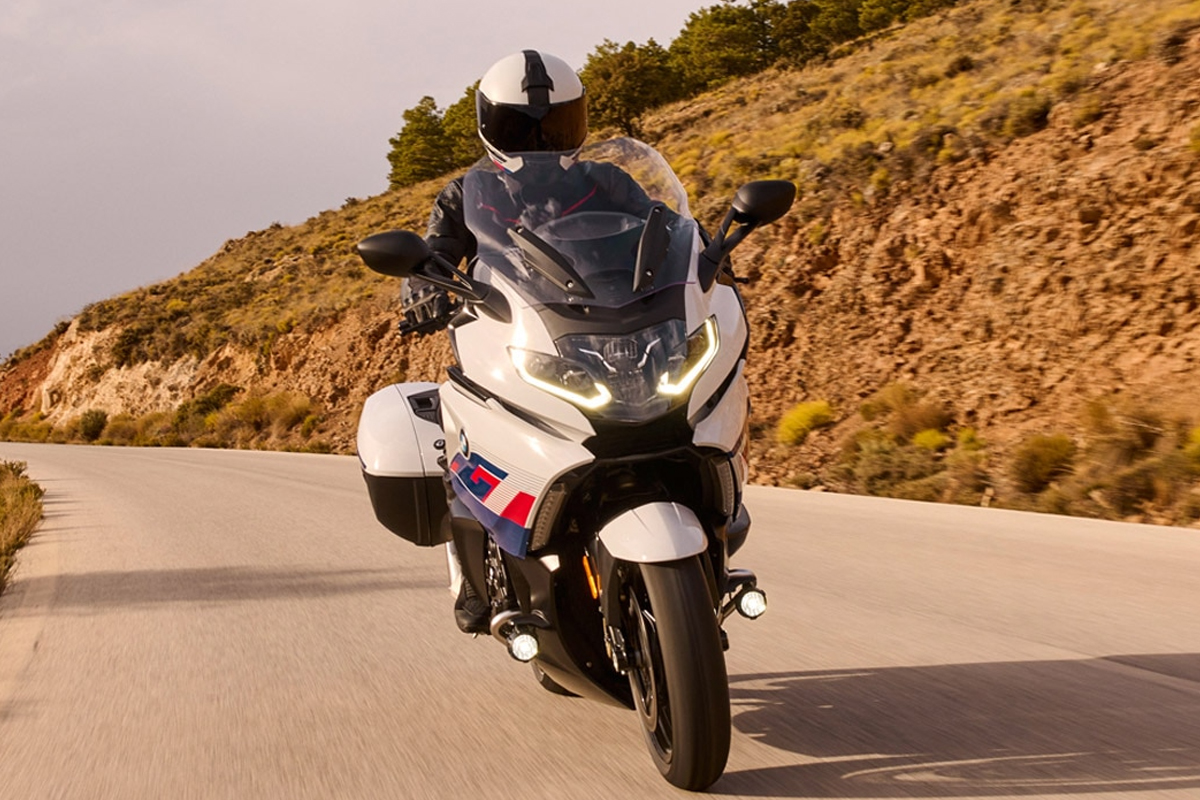 How Much Horsepower Does the BMW K 1600 GT Have? 02